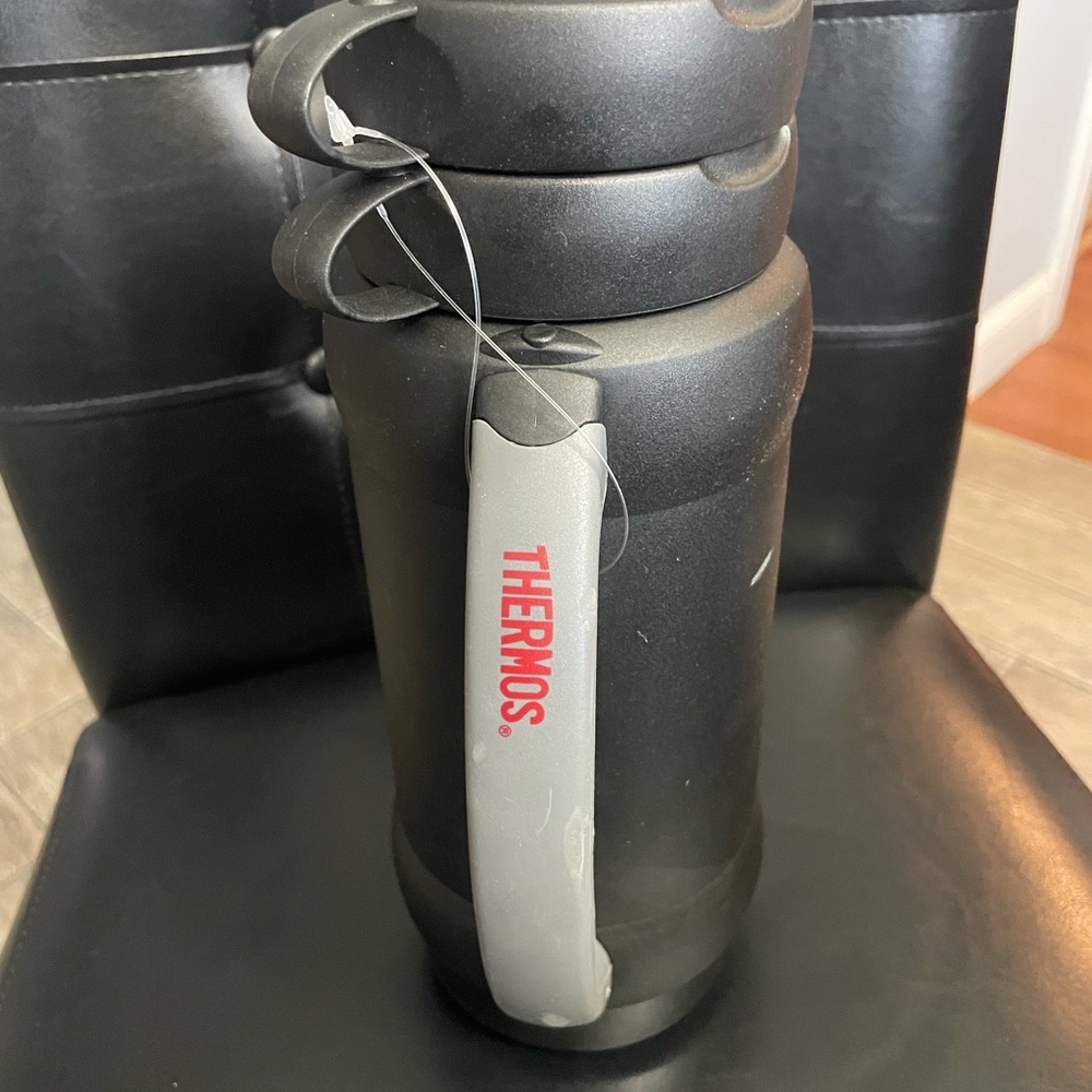 NEW Thermos Black and Gray Travel Mug with 2 cups